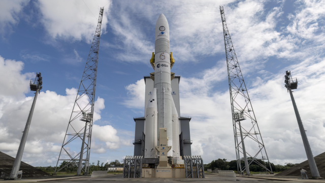 Ariane 6 en la plataforma de lanzamiento