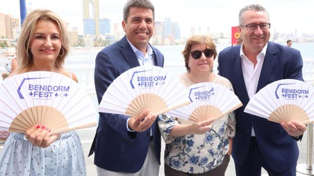 Carlos Mazón ha rubricado el convenio entre la Generalitat, el Ayuntamiento de Benidorm y RTVE  para la celebración de la cuarta edición del festival