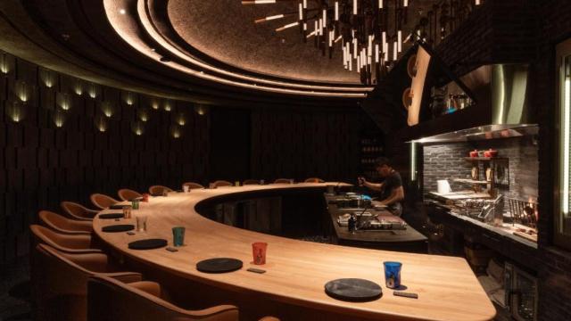 Dani García, único español con estrella Michelin en Dubai, se lleva la tercera para Smoked Room