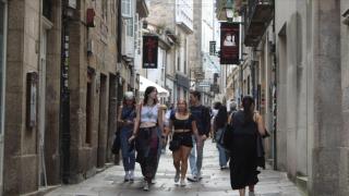 Turistas en la rúa do Franco, en Santiago.
