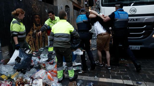 Un detenido en Pamplona en el marco de las fiestas de San Fermín 2024.