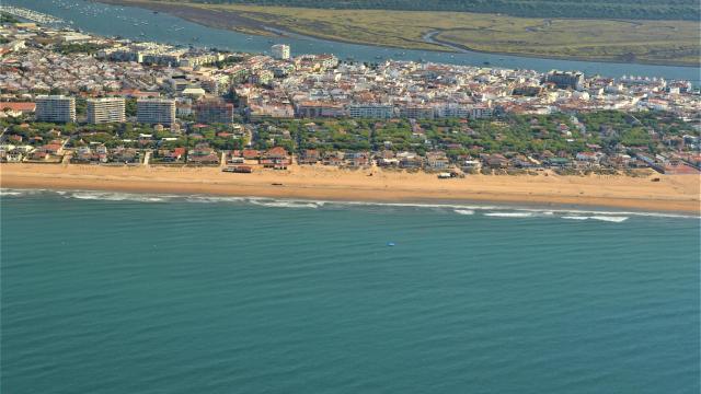 Las cuatro playas  de Isla Cristina casi vacías que no te puedes perder este verano
