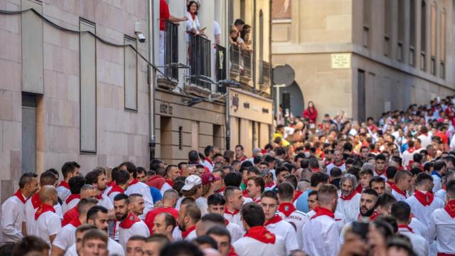 San Fermín: esto es lo que cuesta una cerveza, una copa y un calimocho en los bares de Pamplona