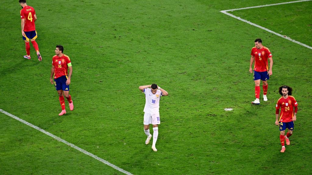 Mbappé se lamenta durante el partido contra España en la pasada Eurocopa