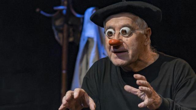 Joan Font en 'El vendedor de humo', obra de la que es autor, director y protagonista