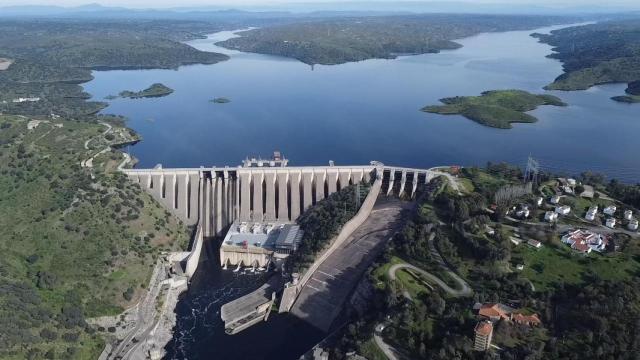Vista áerea del embalse de Alcántara