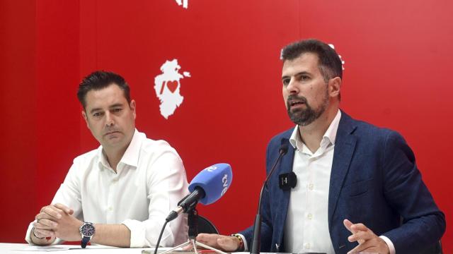 El secretario general del PSOECyL, Luis Tudanca, comparece ante la prensa para analizar la situación política de Castilla y León, este viernes