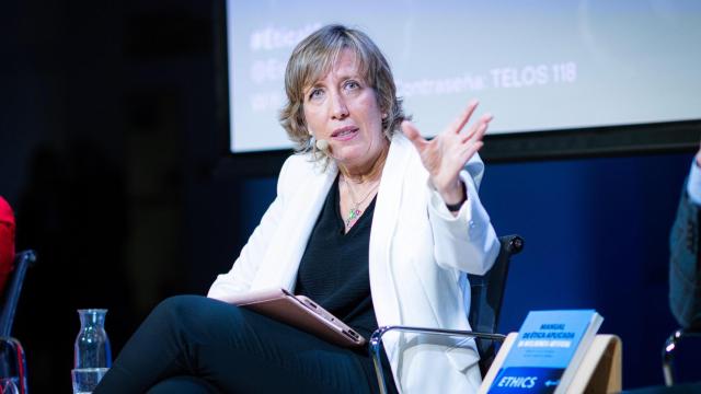 Mónica Villas durante una charla de Telefónica.