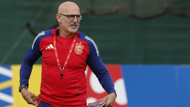 Luis de la Fuente durante un entrenamiento con la selección española.