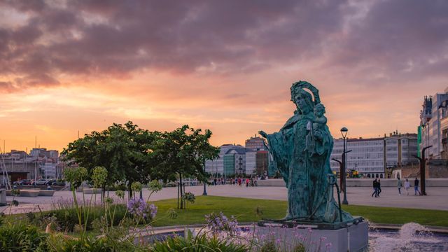 Estatua de la Virgen del Carmen, en A Coruña