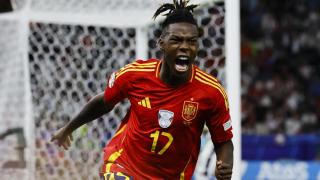 Nico Williams celebra su gol contra Inglaterra en la final de la Eurocopa.