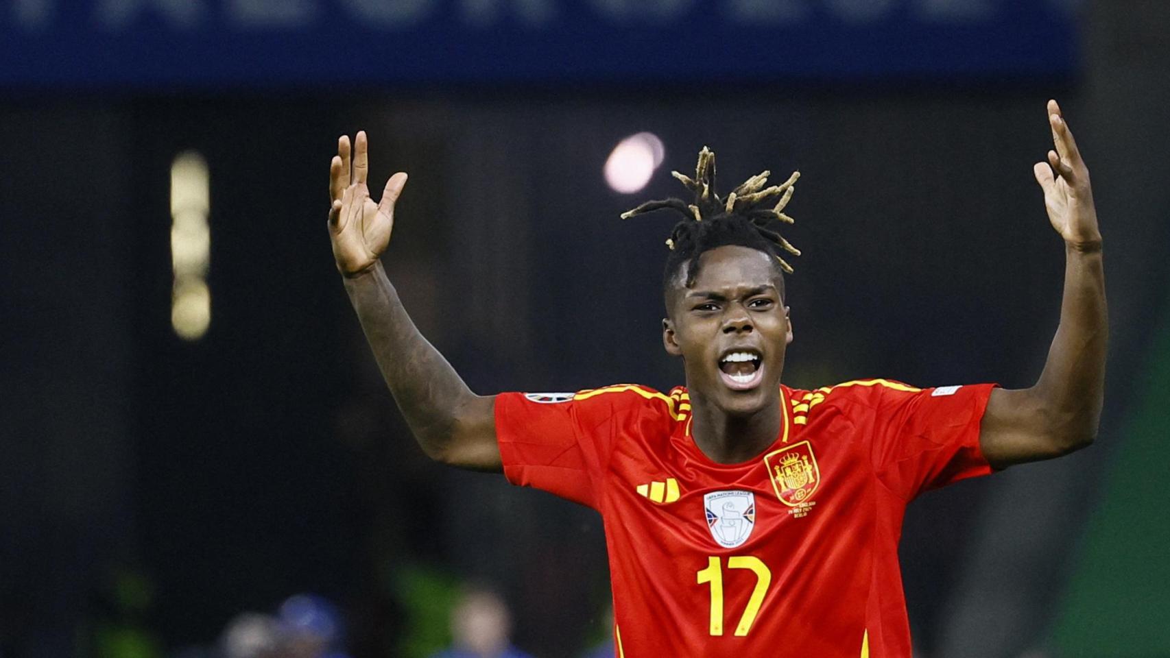 Nico Williams celebra su gol a Inglaterra en la final de la Eurocopa