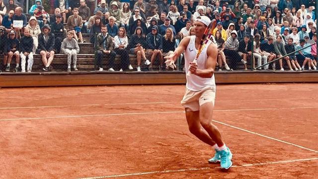 Rafa Nadal entrenando en el torneo de Bastad