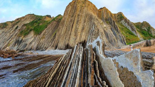 El flysch de Itzurun durante la marea baja.