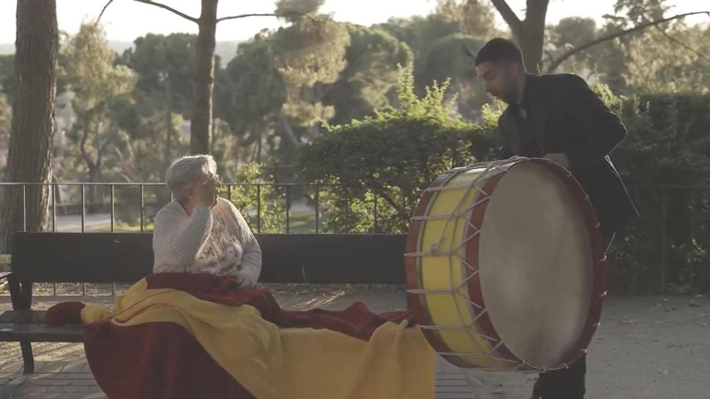 David Broncano tira de bombo en su primera promo oficial en TVE.