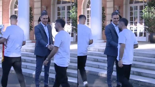 El tenso saludo de Carvajal a Pedro Sánchez