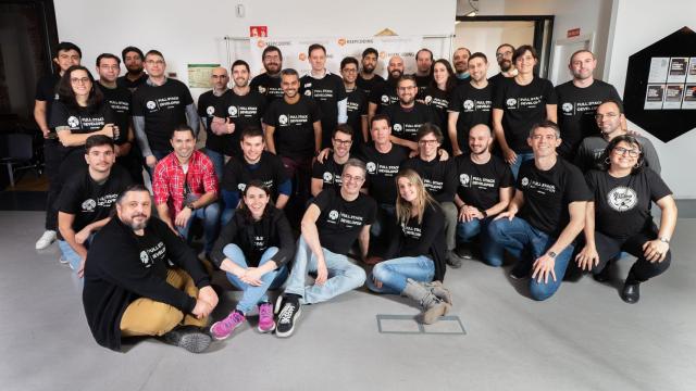 Imagen de grupo del equipo de Keepcoding, el centro de formación de alto rendimiento en programación y tecnología que ha coordinado junto a la tecnológica española la segunda edición de la iniciativa ‘Glovo Mujeres en Tech’.