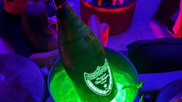 Imagen de la botella comprada por 50.000 euros en Marbella.