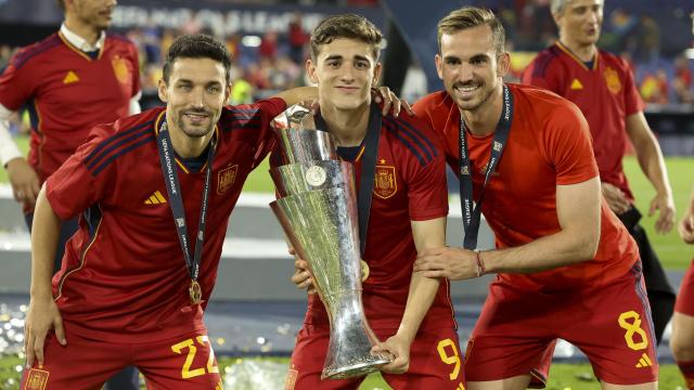Jesus Navas, Gavi, Fabian Ruiz of Spain celebrando la UEFA Nations League 2023.
