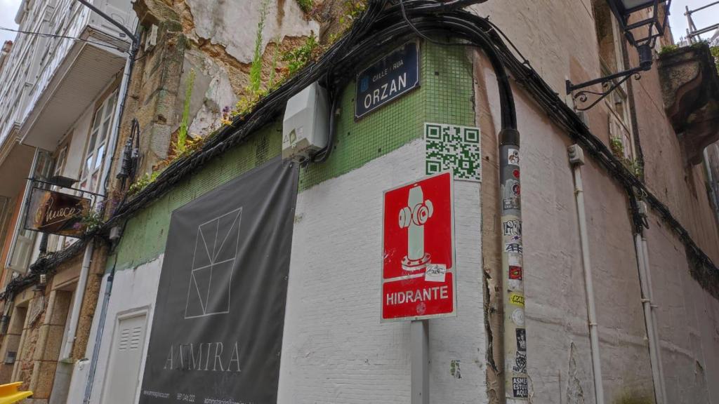 Solar donde se reconstruirá un edificio en la calle Orzán.