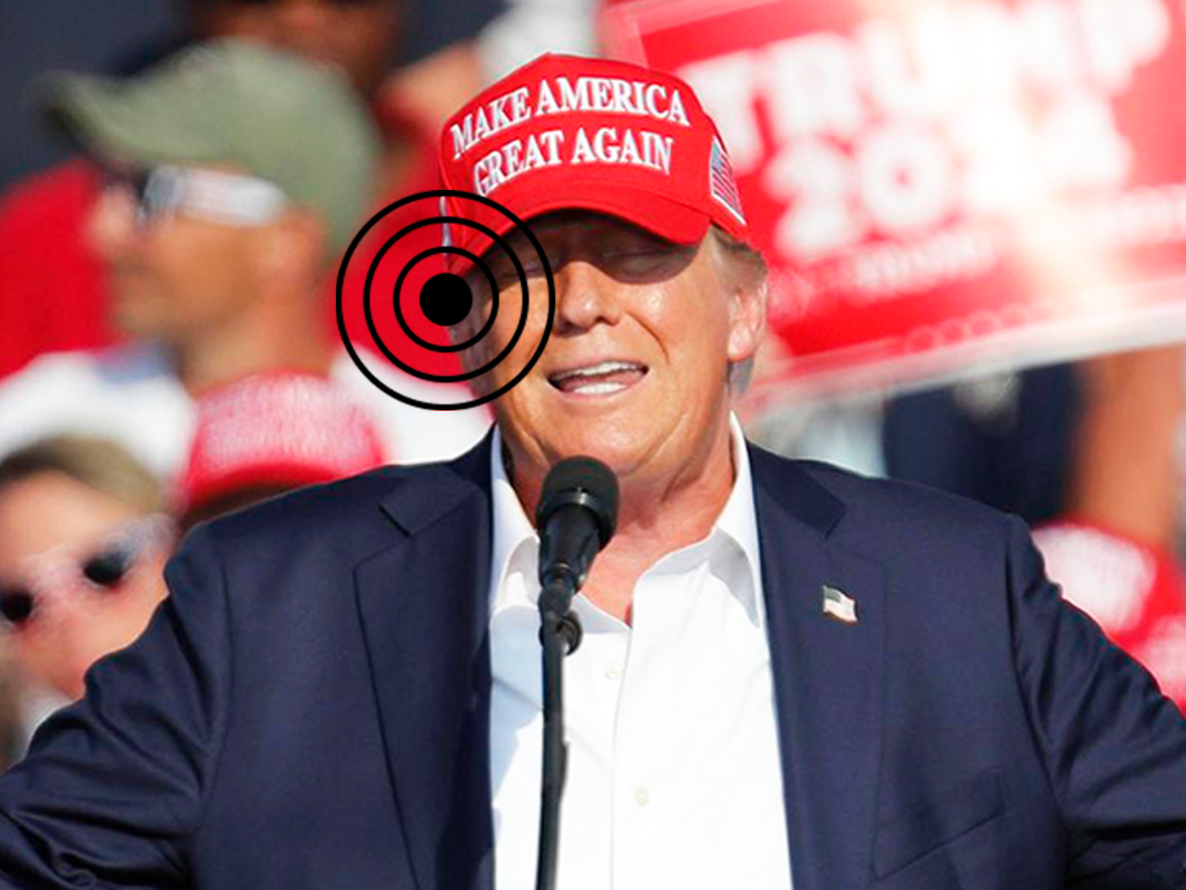 El punto de la oreja en el que la bala dio a Donald Trump.