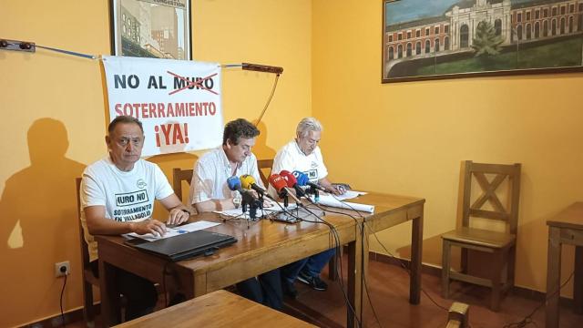 Los miembros de la Plataforma Por el Soterramiento de Valladolid