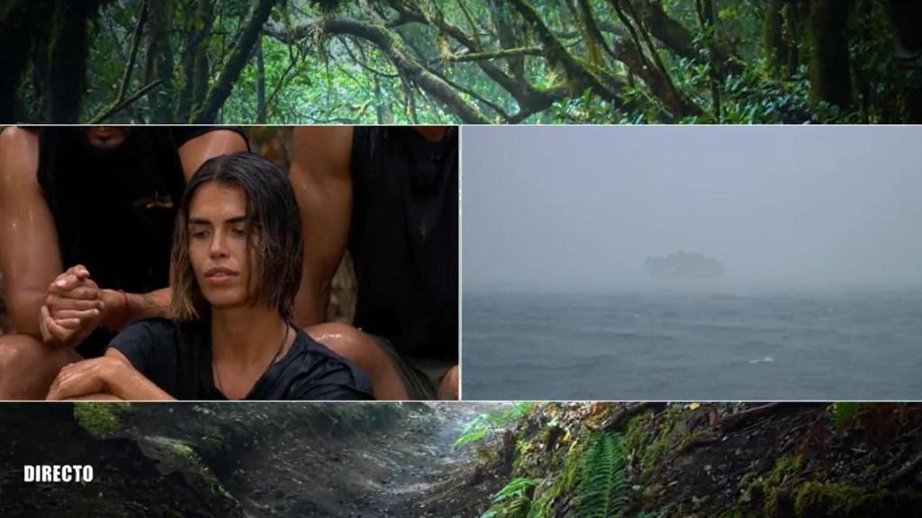 El rostro de desesperación de Sofía Suecun ante la intenta lluvia que estaba cayendo en Honduras.