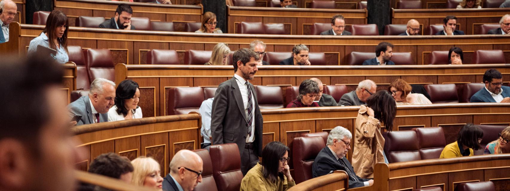 El ministro de Cultura, Ernest Urtasun, durante un pleno en el Congreso.