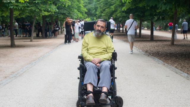 Gutiérrez Muñoz posa para EL ESPAÑOL en el Parque del Retiro.