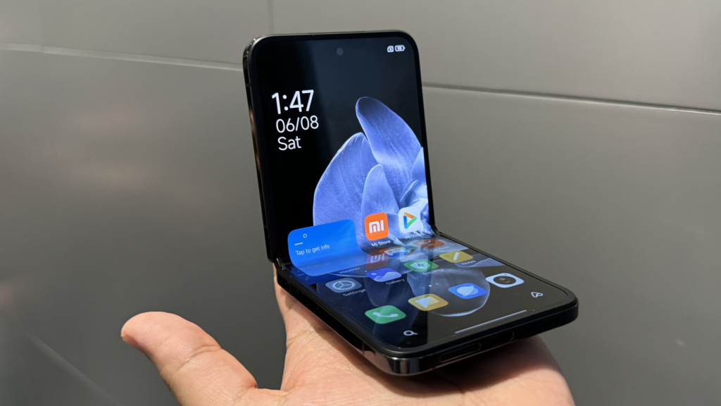 Xiaomi MIX Flip
