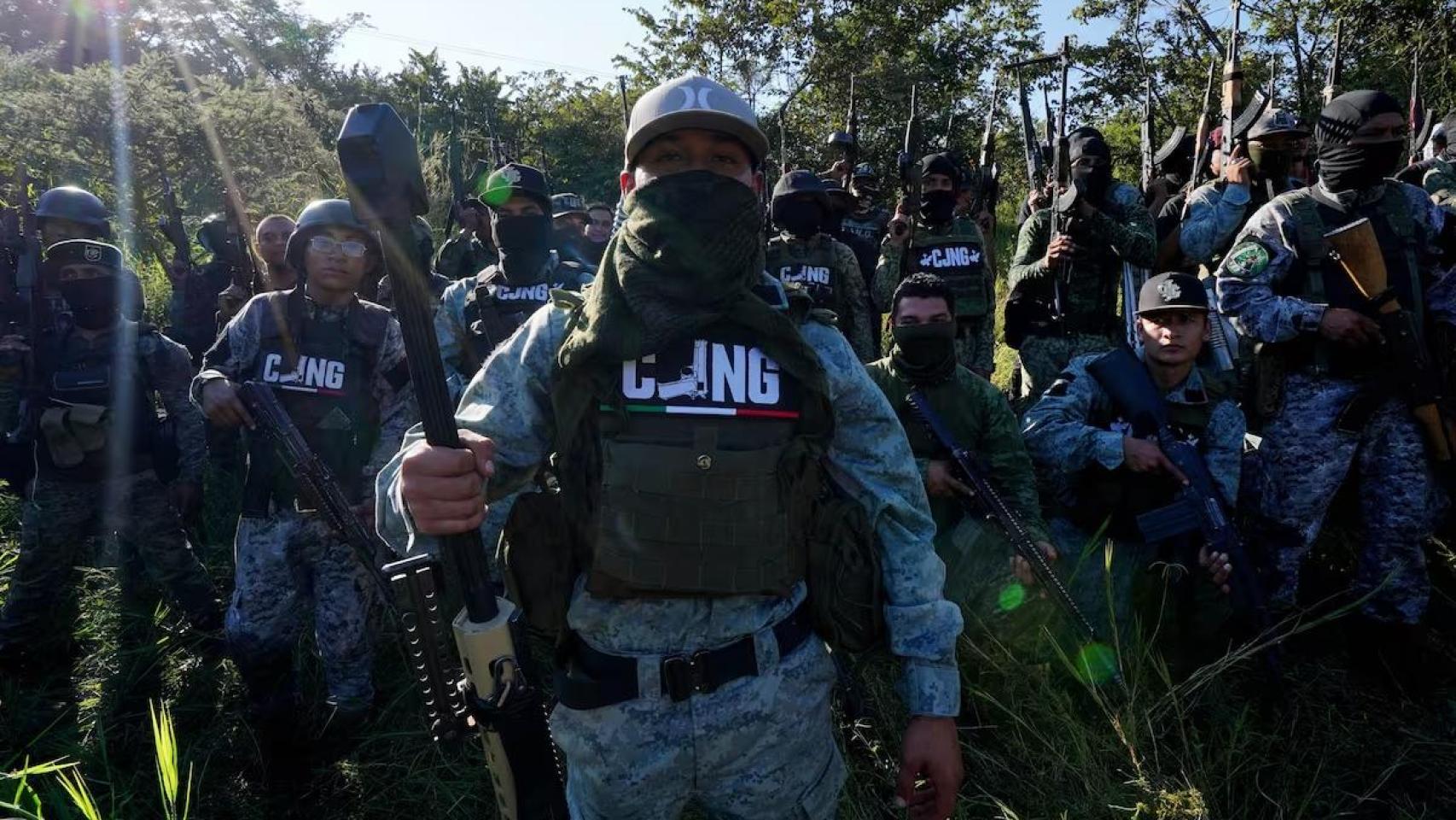Integrantes del  Cártel de Jalisco Nueva Generación, en el estado de Michoacán, México.