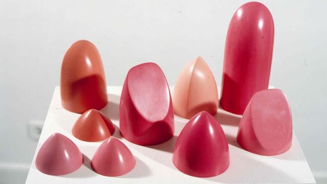 Ana Laura Aláez. Lipsticks III, 2001. Poliuretano. Aprox: 25 x 30 x 40 cm.
