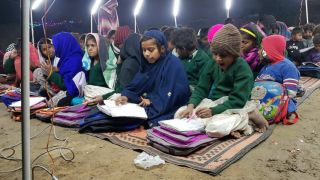 Escuela nocturna de SLUM, Pakistán.