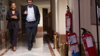 Yolanda Díaz, vicepresidenta segunda del Gobierno, y Joaquín Pérez Rey, secretario de Estado de Trabajo, en el Congreso.