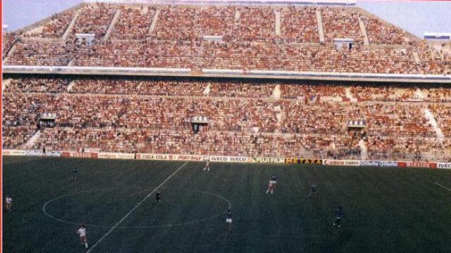 El Rico Pérez en un partido del Mundial 82.