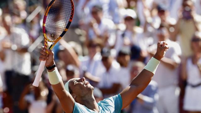 Rafa Nadal celebra su pase a la final de Bastad.