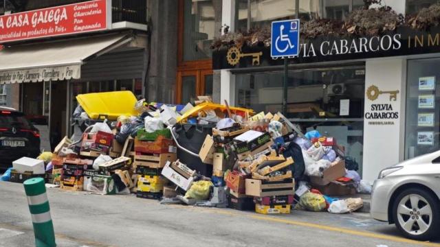 Basura acumulada en Benito Blanco Rajoy