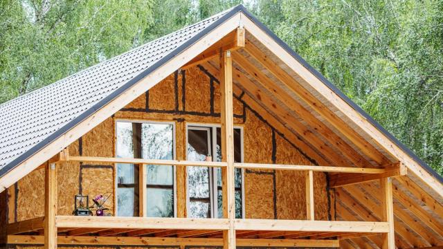 Casa de manera prefabricada de dos plantas.