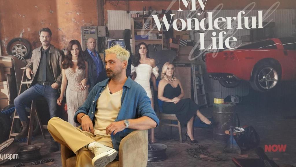 Onur Tuna en la rueda de prensa de 'Una vida perfecta' en el Palacio Feriye de Estambul (Turquía).