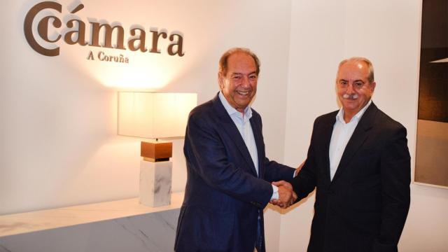 Los presidentes de la Cámara y del Banco de Alimentos Rías Altas, Antonio Couceiro y Manuel Mora