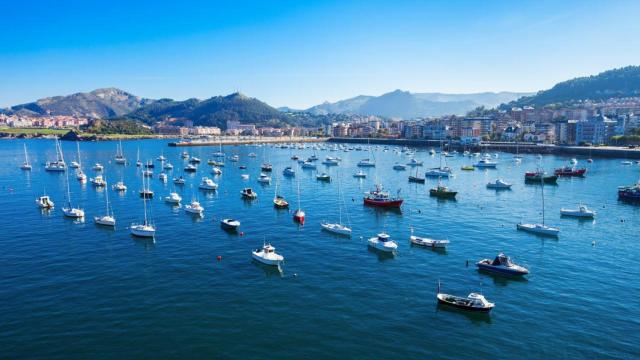 Barcos en el puerto de Castro Urdiales.