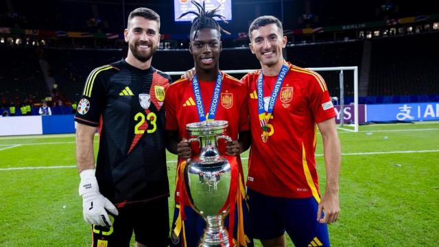 nai Simón, Nico Williams y Dani Vivian, con el título de la Eurocopa