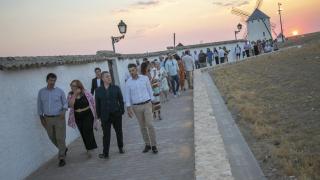 Emiliano García-Page ha inaugurado en Campo de Criptana (Ciudad Real) la mejora de la accesibilidad y el mirador de la Sierra de los Molinos.
