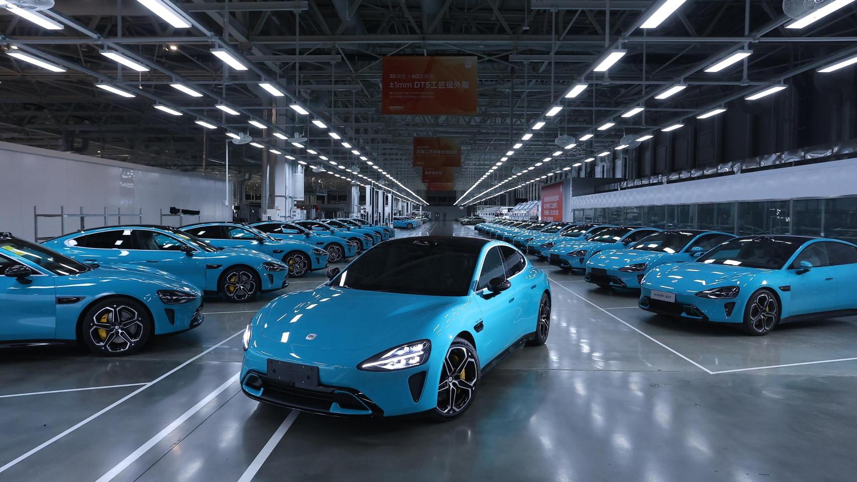 Coches Su7 en la fábrica de Xiaomi en Pekín (China)