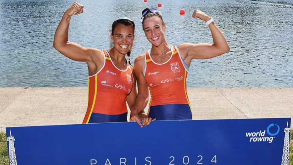 Aina Cid y Esther Briz celebran su clasificación a París 2024.