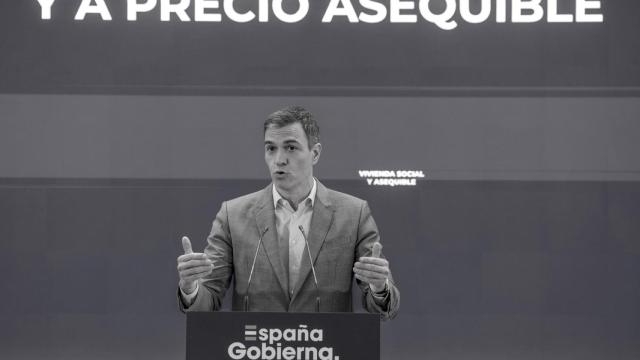 Pedro Sánchez, tras la firma de convenios entre los ministerios de Vivienda y Economía y el ICO.
