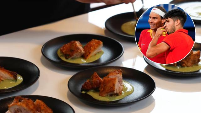 Una foto de un plato junto a una de Nadal y Alcaraz.