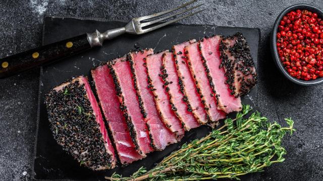 Un filete de atún a la plancha