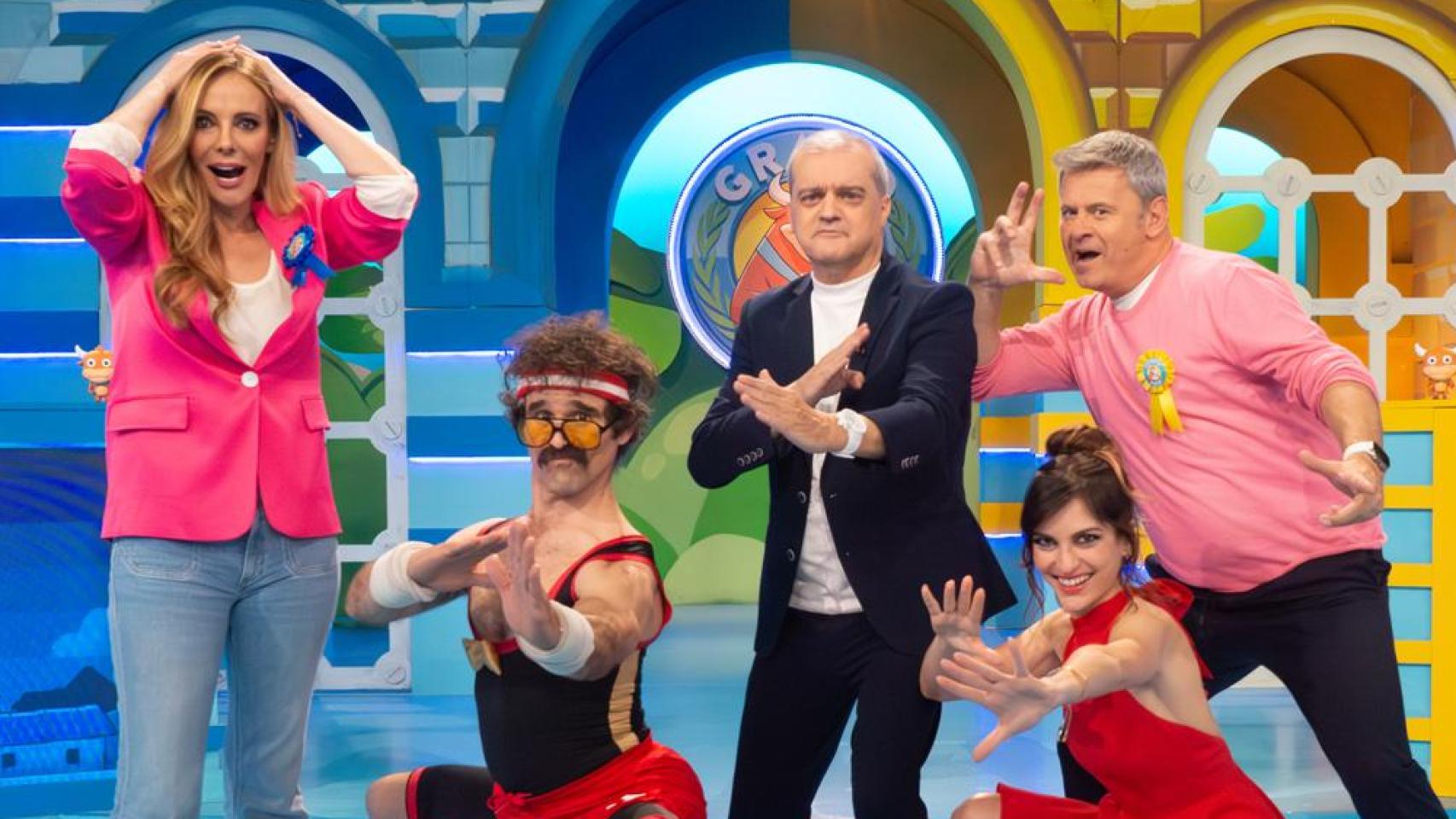 El equipo de 'El Grand Prix' y los padrinos del programa 3