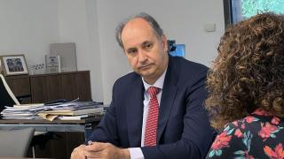 El consejero de Digitalización de la Comunidad de Madrid, Miguel López-Valverde,  durante la entrevista con DISRUPTORES.